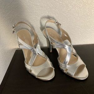 New Nine West size 5.5 silver heels
